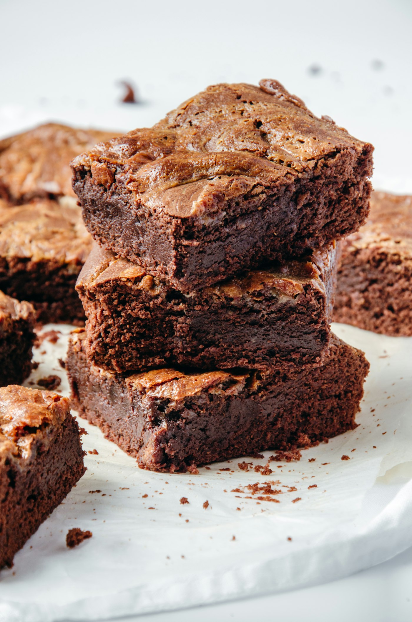 Brownies de chocolate apilados
